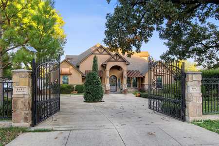 $675,000 - 7Br/7Ba -  for Sale in College Heights Add, Fort Worth