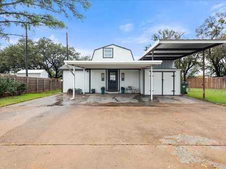 $335,000 - 3Br/2Ba -  for Sale in Long Creek Sub Sec 2, Granbury