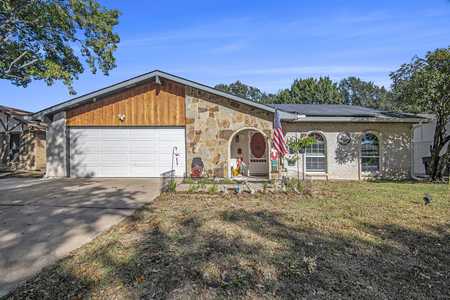 $325,000 - 4Br/3Ba -  for Sale in Parkwood Estates, Fort Worth