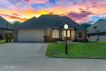 $269,900 - 3Br/2Ba -  for Sale in Belle Maison, Shreveport