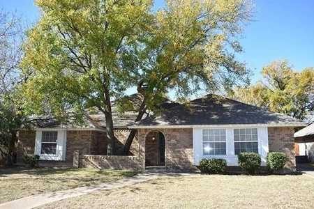 $350,000 - 3Br/3Ba -  for Sale in Meadows Add, Fort Worth