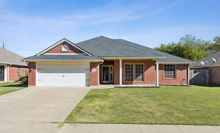 $375,000 - 3Br/2Ba -  for Sale in Murray Meadows Add, Burleson