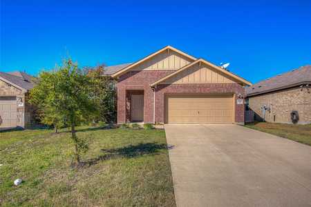 $319,000 - 4Br/3Ba -  for Sale in Windmill Farms Ph 5a, Forney