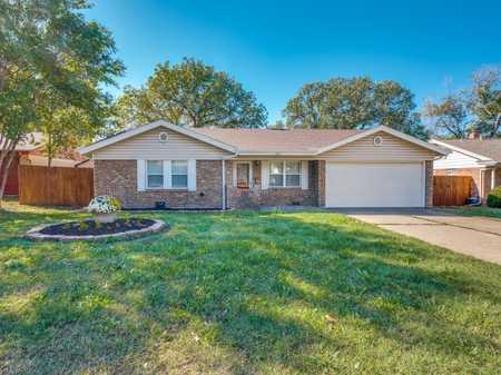 $290,000 - 3Br/2Ba -  for Sale in White Lake Hills Add, Fort Worth