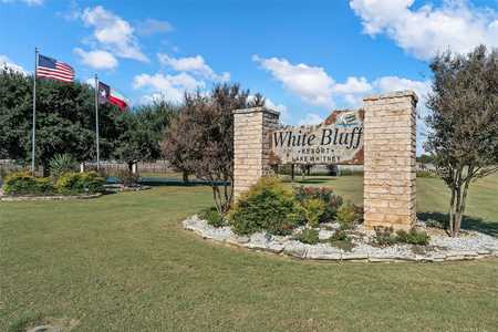 $273,600 - 3Br/3Ba -  for Sale in White Bluff #33, Whitney