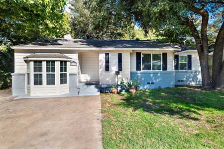 $350,000 - 3Br/2Ba -  for Sale in E W Brake, Carrollton