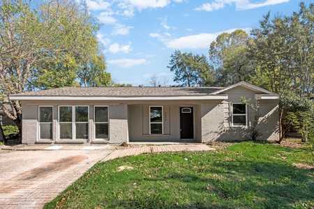 $285,000 - 4Br/3Ba -  for Sale in Monica Park 05, Garland