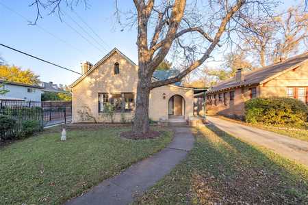 $679,000 - 3Br/2Ba -  for Sale in Munger Place, Dallas