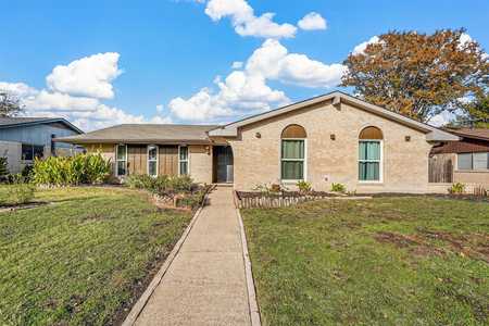 $379,000 - 4Br/2Ba -  for Sale in Camelot Sec 03, Garland