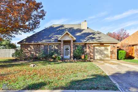 $195,000 - 3Br/2Ba -  for Sale in Country Village, Abilene