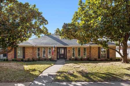 $899,000 - 4Br/3Ba -  for Sale in High Meadows, Dallas