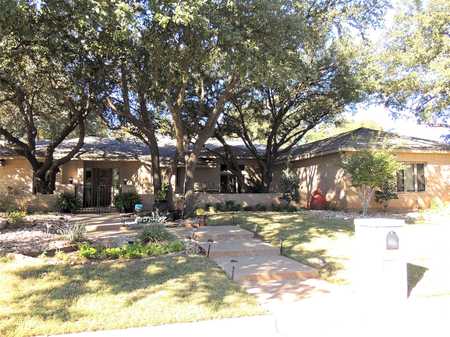 $895,000 - 3Br/3Ba -  for Sale in Fairways, Abilene