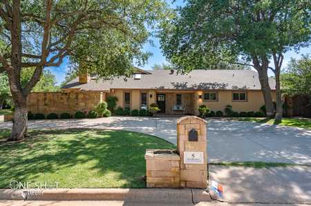 $599,900 - 4Br/4Ba -  for Sale in Fairways, Abilene