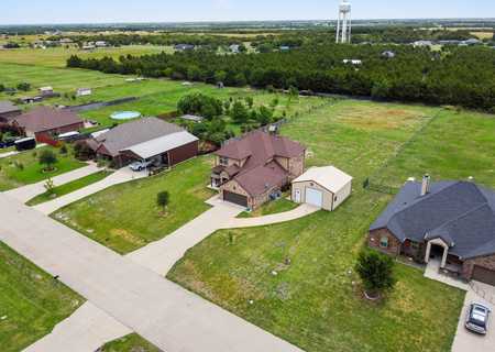 $485,000 - 4Br/3Ba -  for Sale in Silver Creek Estates Ph One, Farmersville