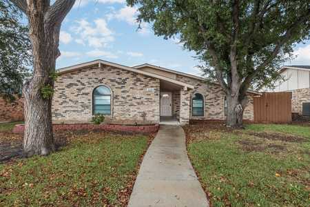 $384,900 - 3Br/2Ba -  for Sale in Colony 9, The Colony