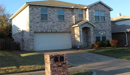 $349,500 - 3Br/3Ba -  for Sale in Vineyards At Heritage The, Fort Worth