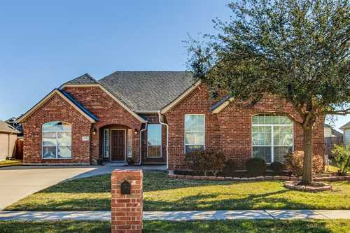 $370,000 - 3Br/2Ba -  for Sale in Villages Of Woodland Spgs W, Fort Worth