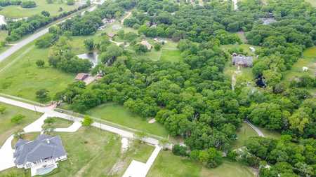 $585,000 - Br/Ba -  for Sale in None, Lucas