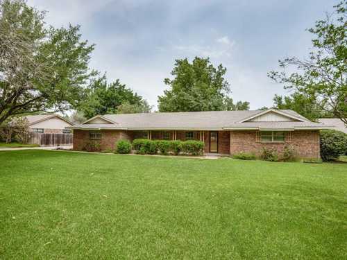$499,900 - 4Br/2Ba -  for Sale in Skyline Acres Add Second Sec, Murphy