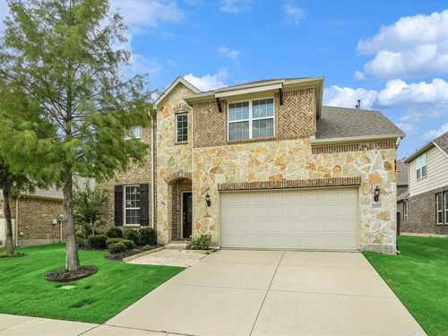 $659,900 - 4Br/4Ba -  for Sale in Kings Grant Add, Lewisville