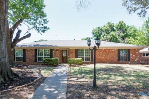 $460,000 - 4Br/2Ba -  for Sale in Lewisville Valley 1, Lewisville