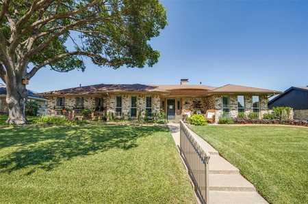 $575,000 - 3Br/3Ba -  for Sale in Cloisters Four, Plano
