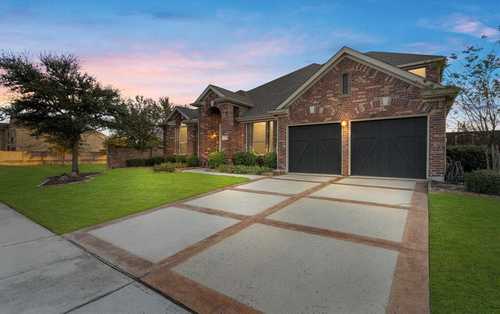 $749,900 - 4Br/3Ba -  for Sale in The Shores At Waterstone Ph, Frisco