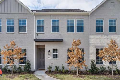 $488,500 - 3Br/3Ba -  for Sale in Legends Townhomes, Irving