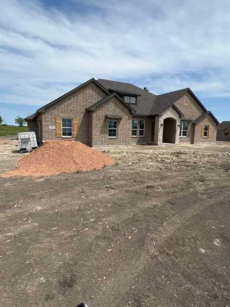 $605,225 - 4Br/3Ba -  for Sale in Creekview Addition, Van Alstyne