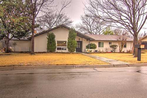$650,000 - 3Br/2Ba -  for Sale in Brookhaven Hills, Farmers Branch