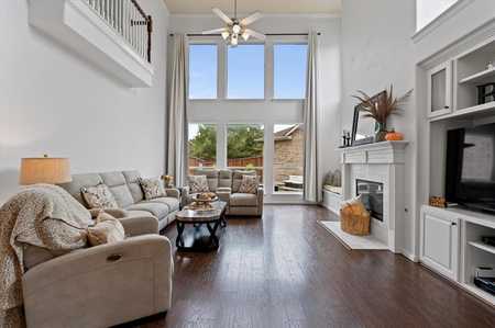 $660,000 - 4Br/3Ba -  for Sale in The Trails Ph 10, Frisco