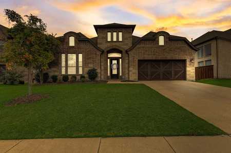 $600,000 - 4Br/3Ba -  for Sale in Valencia On The Lake Ph 1, Little Elm