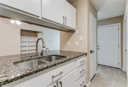 $165,000 - 1Br/1Ba -  for Sale in Trinity Meadows Condominiums, Carrollton