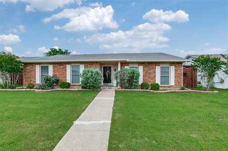 $429,900 - 4Br/3Ba -  for Sale in Park Forest Add 6, Plano