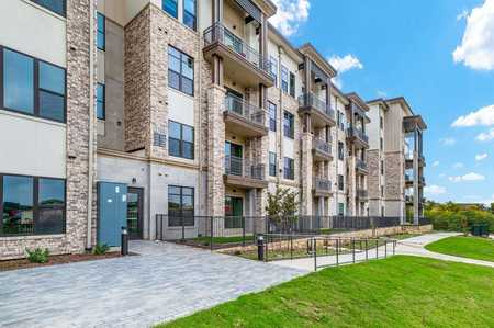 $395,000 - 2Br/2Ba -  for Sale in The View, Carrollton