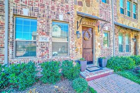 $600,000 - 3Br/4Ba -  for Sale in Town Homes At Legacy Town Center Ph Four The, Plano