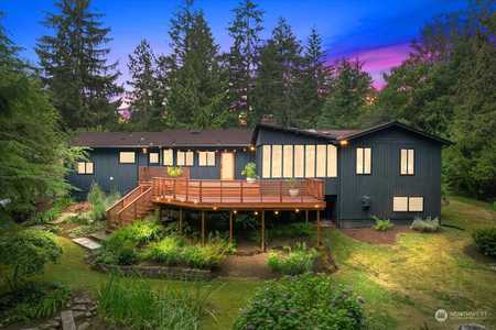 $1,059,000 - 3Br/3Ba -  for Sale in Echo Lake, Snohomish