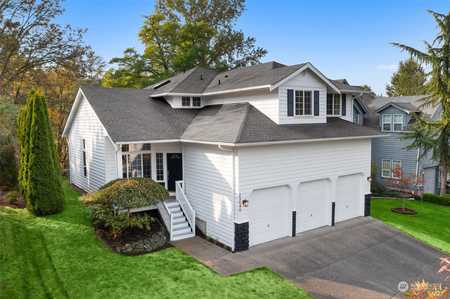 $1,125,000 - 4Br/3Ba -  for Sale in Canyon Park, Bothell