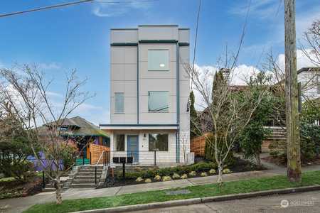 $1,099,950 - 3Br/2Ba -  for Sale in Fremont, Seattle
