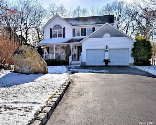 $629,000 - 3Br/3Ba -  for Sale in Great Rock, Wading River