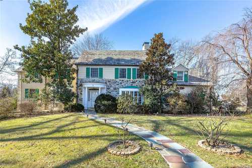 $1,768,000 - 5Br/5Ba -  for Sale in Belgrave, Great Neck