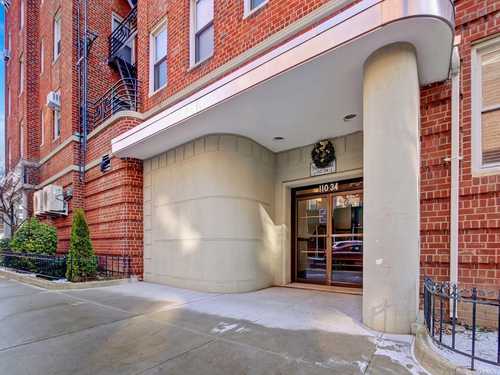 $245,000 - 1Br/1Ba -  for Sale in The Traymore, Forest Hills
