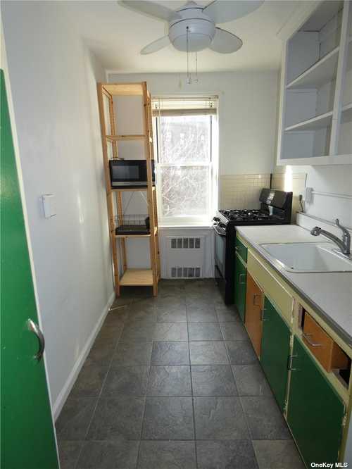 $310,000 - 1Br/1Ba -  for Sale in Wilshire House, Jackson Heights