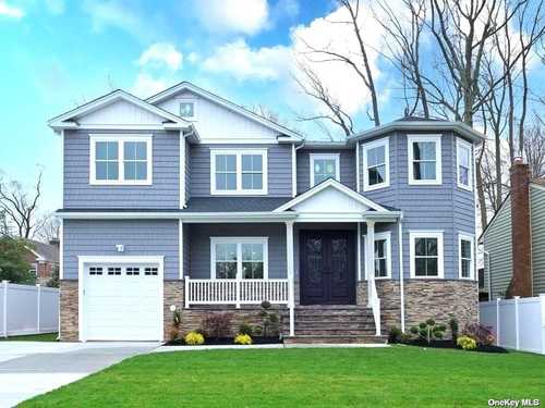 $1,349,499 - 4Br/3Ba -  for Sale in Wantagh