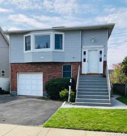 $734,900 - 5Br/3Ba -  for Sale in Seaford