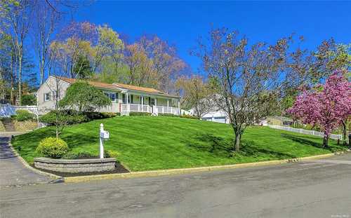 $659,900 - 5Br/3Ba -  for Sale in Royal Woods, Smithtown