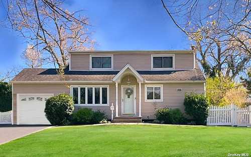 $573,000 - 4Br/2Ba -  for Sale in Smithtown