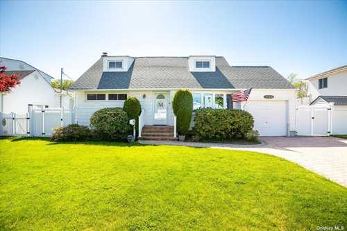 $629,000 - 4Br/1Ba -  for Sale in Seaford