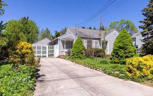 $460,000 - 2Br/2Ba -  for Sale in Smithtown