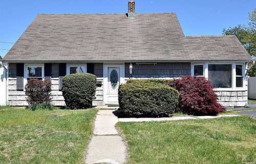$539,999 - 3Br/1Ba -  for Sale in Levittown